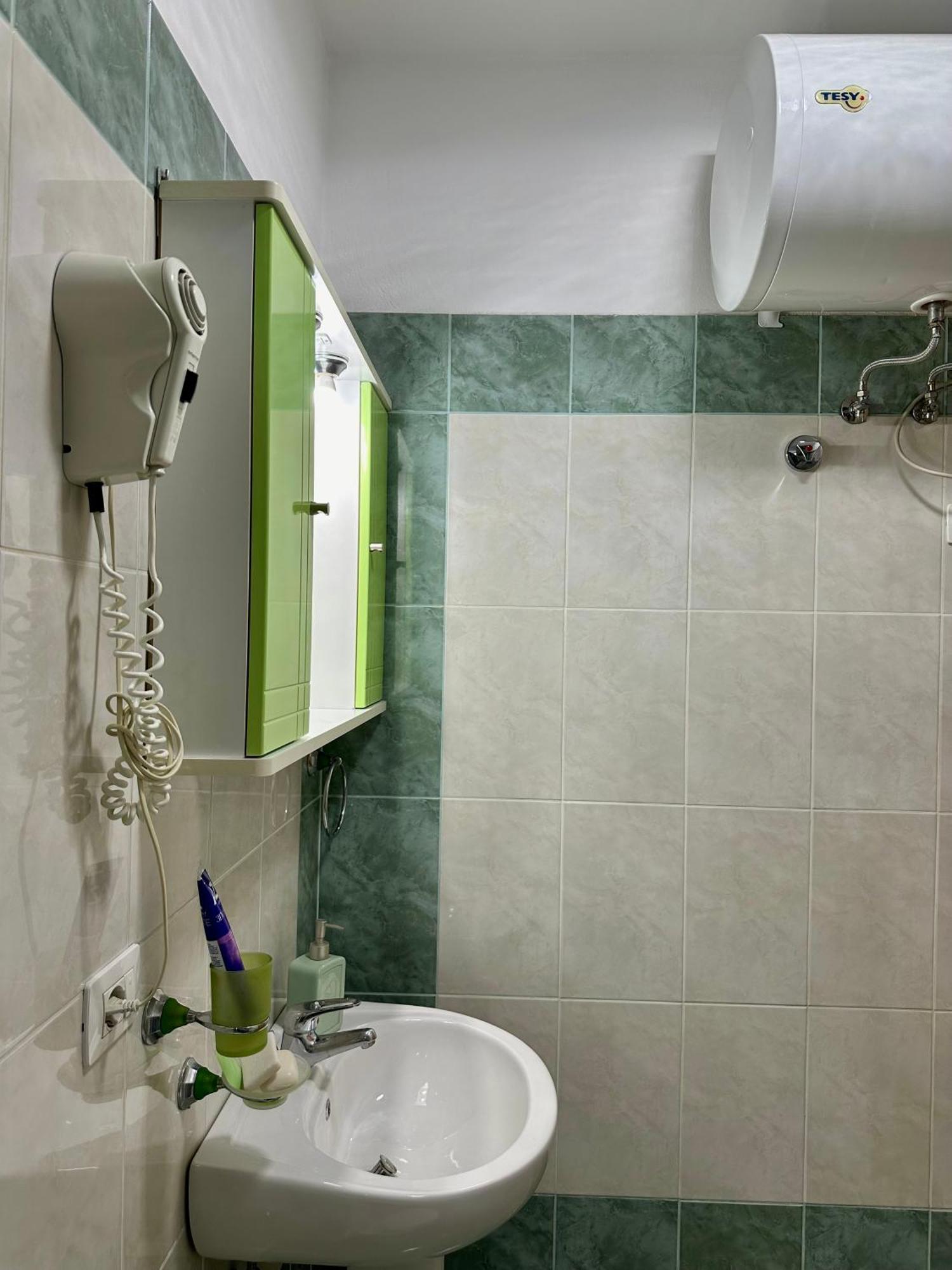 Skyview Oasis Premium Apartment Tirana Exterior foto